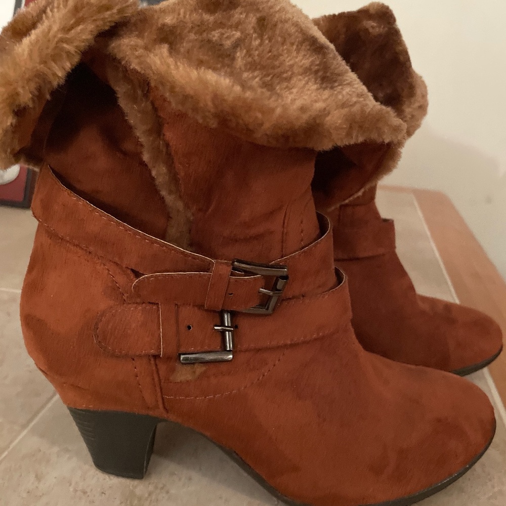 VGC Bumper small heel boots-size 8 1/2